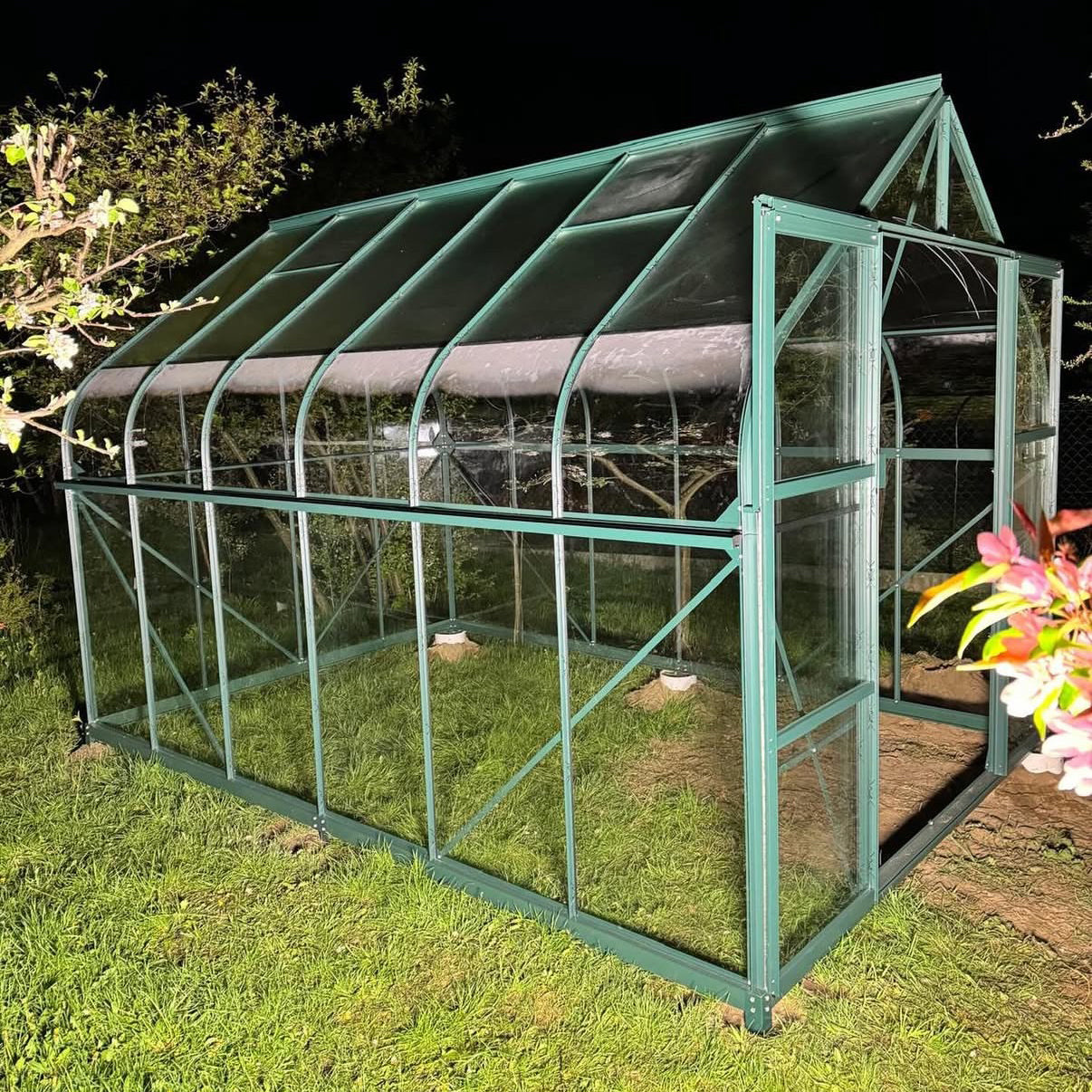 PC Curved Glasshouse 4mm toughened glass 2640 x 3830 x 2550mm Glasshouses Steelmates