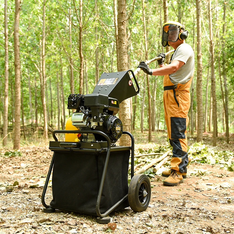 Garden Tree branch gas woodchipper with 65L Collection Bag