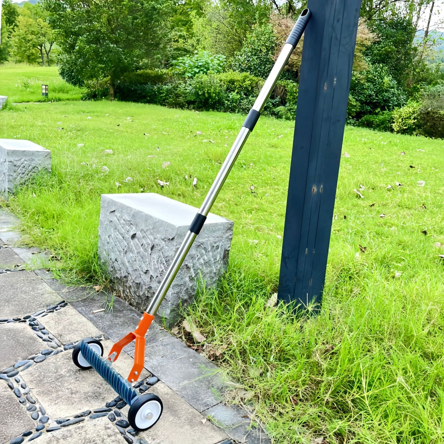 Rolling Lawn Dethatcher Rake with Wheels  Steelmates