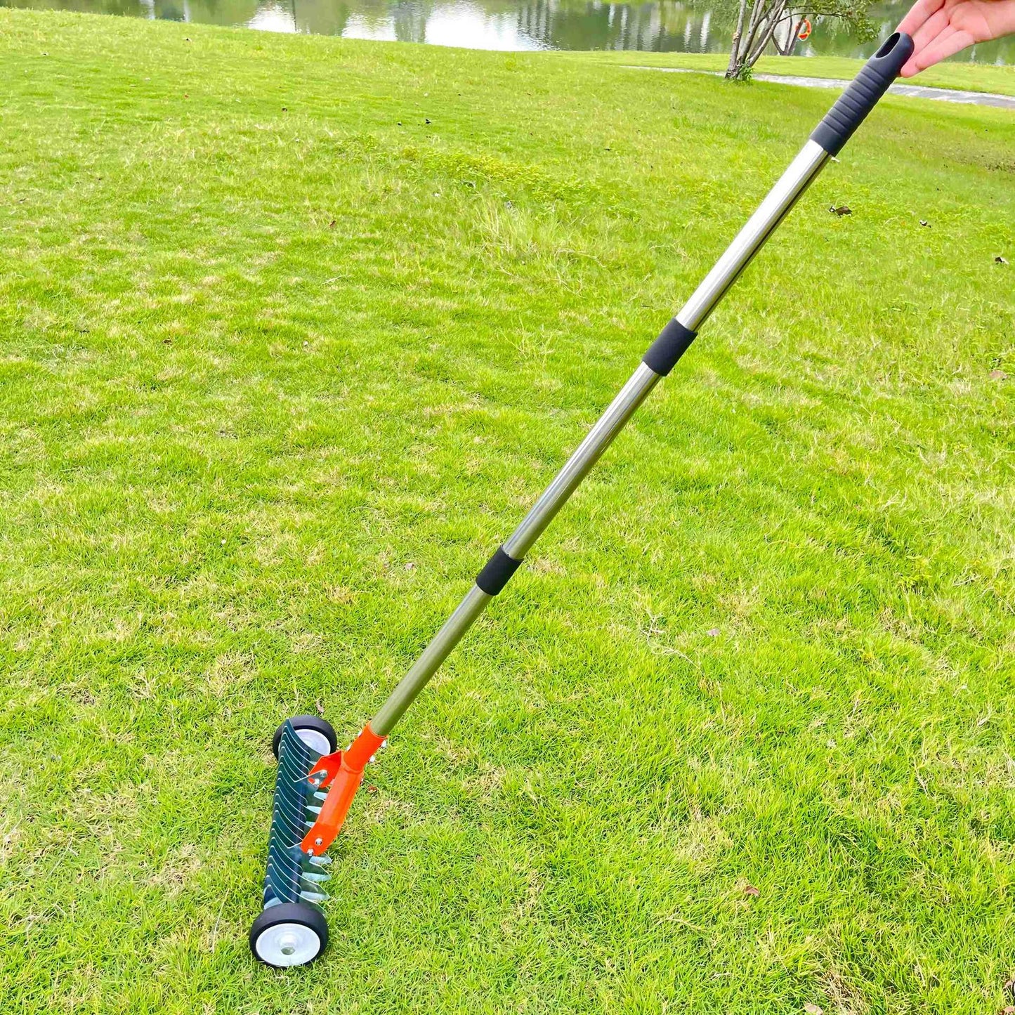 Rolling Lawn Dethatcher Rake with Wheels  Steelmates