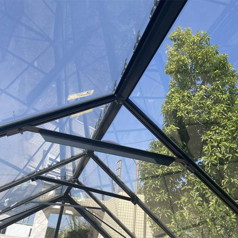 Glasshouse 4mm toughened glass 2440 x 3040 x 2340mm