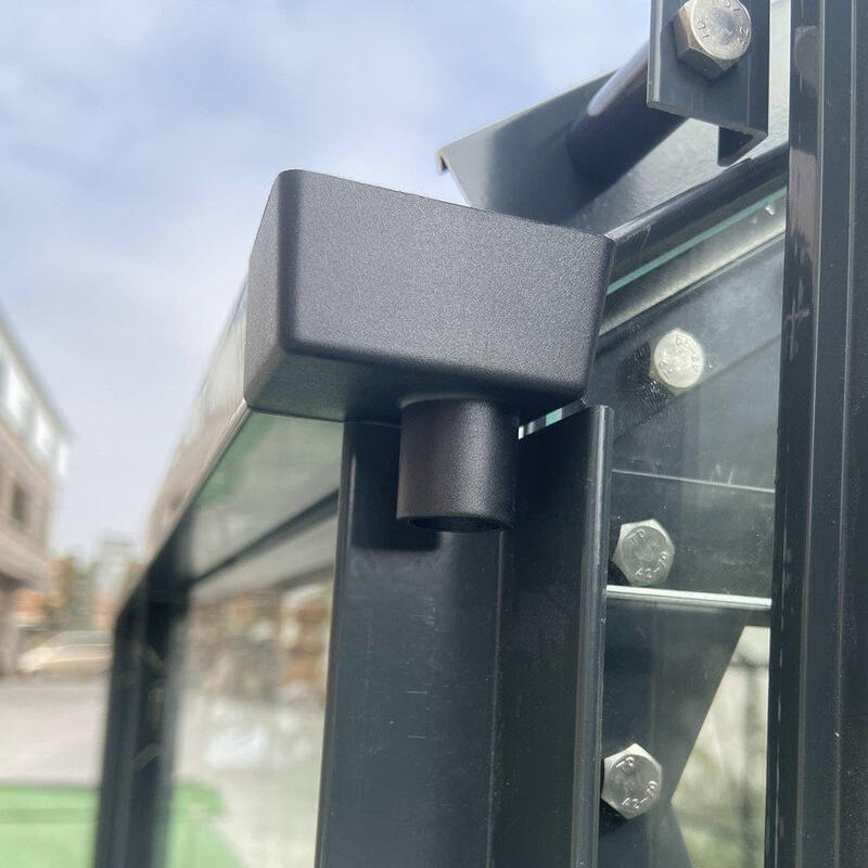 Glasshouse 4mm toughened glass 2440 x 3640 x 2340mm  steelmates