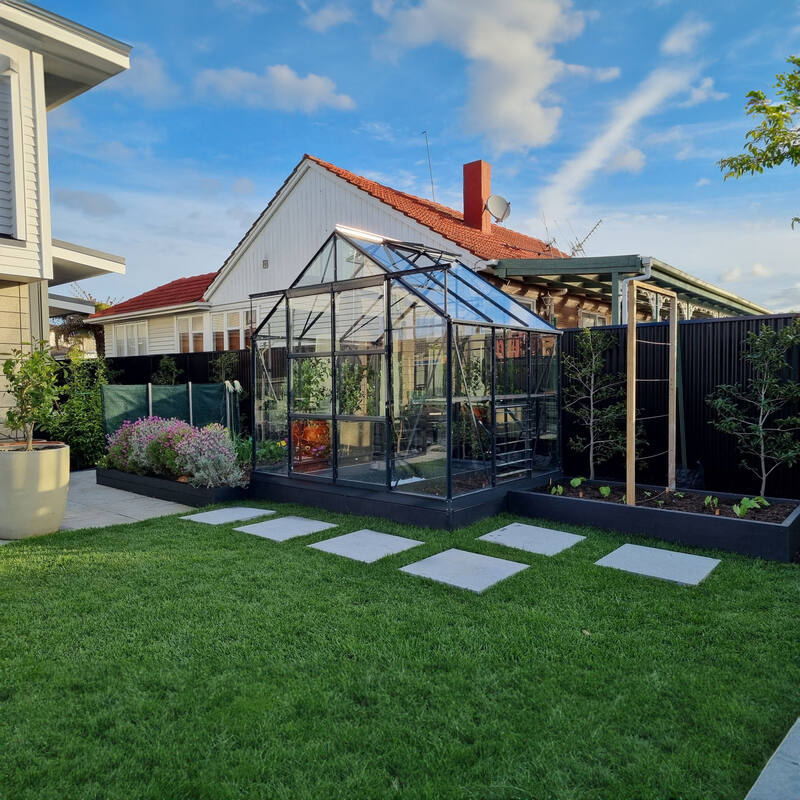 Glasshouse 4mm toughened glass 2440 x 1850 x 2340mm