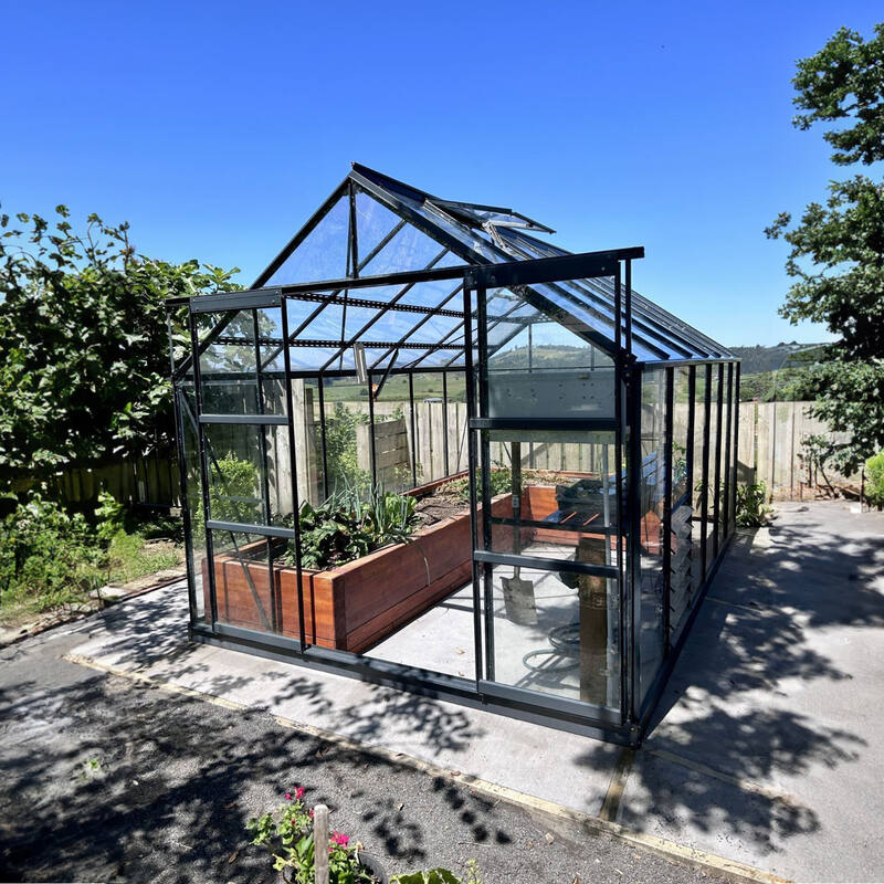 Glasshouse 4mm toughened glass 2440 x 3040 x 2340mm